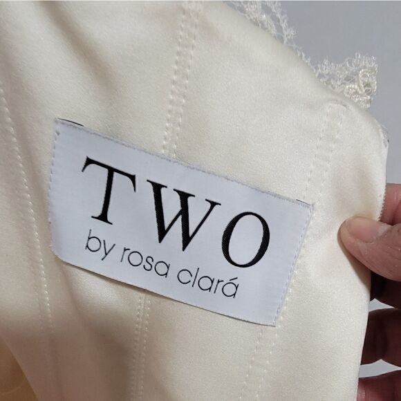 Two by Rosa Clarà Wedding Dress - Picture 10 of 11